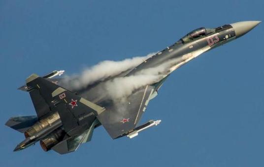 空军苏-35战机穿越台海